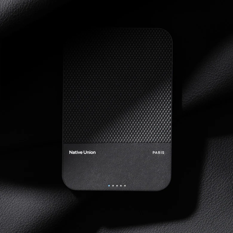 Native Union Black (RE)Classic Magnetic Power Bank 5000mAh - Image 6